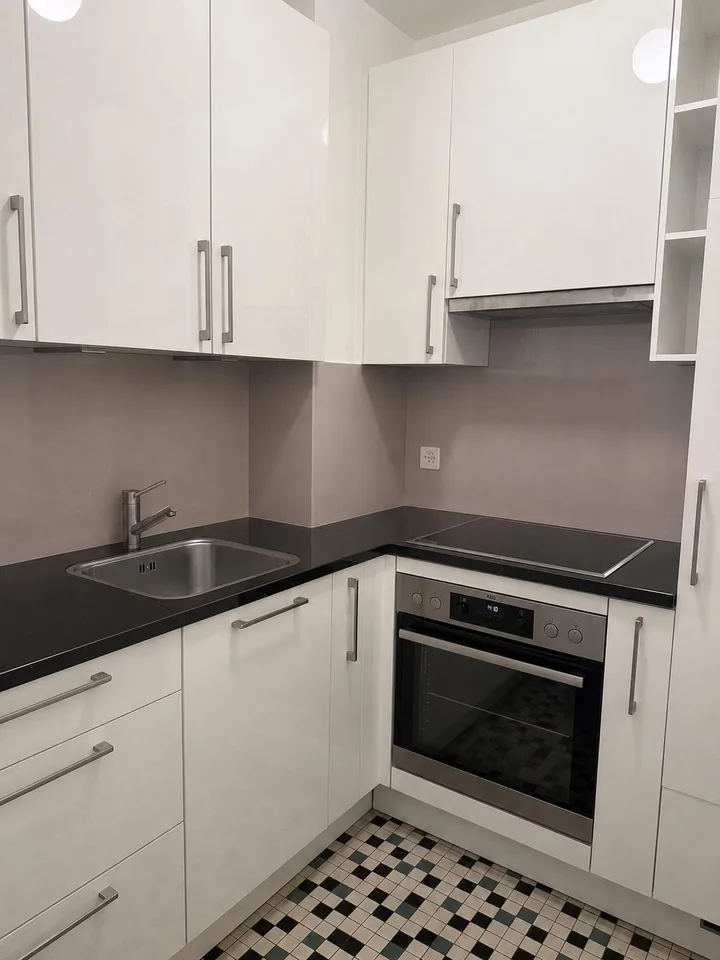 Appartamento moderno 1 camera con atmosfera di vita luminosa