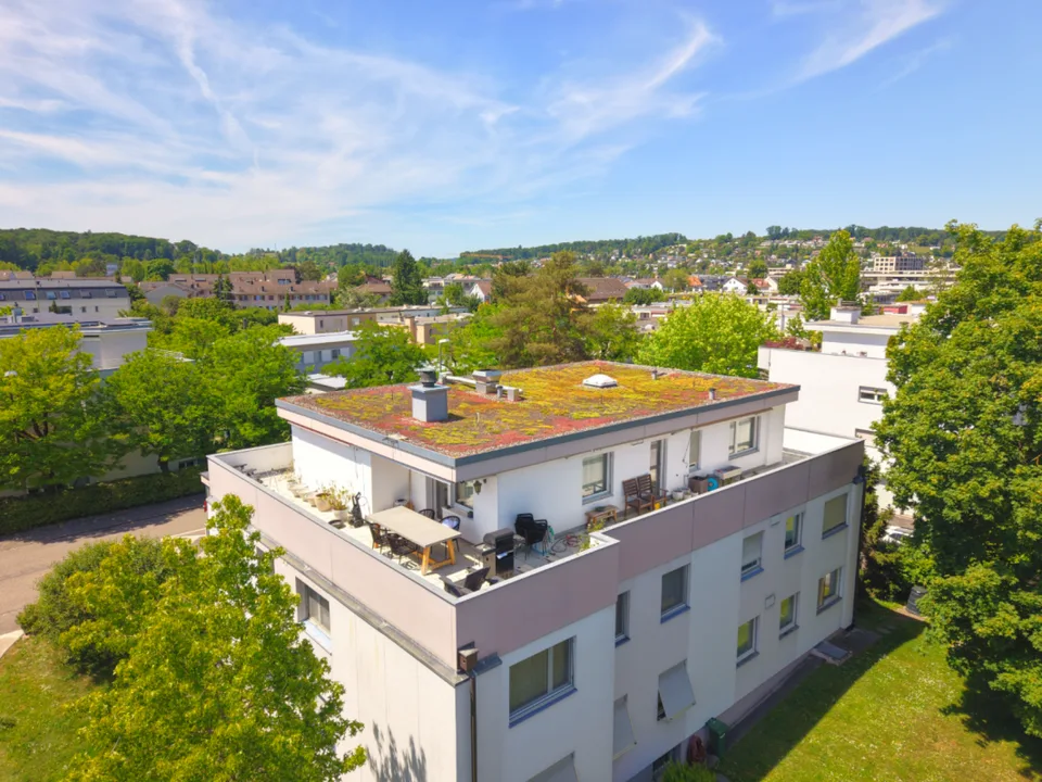 Modernisierte Attikawohnung mit traumhafter 360°-Terrasse