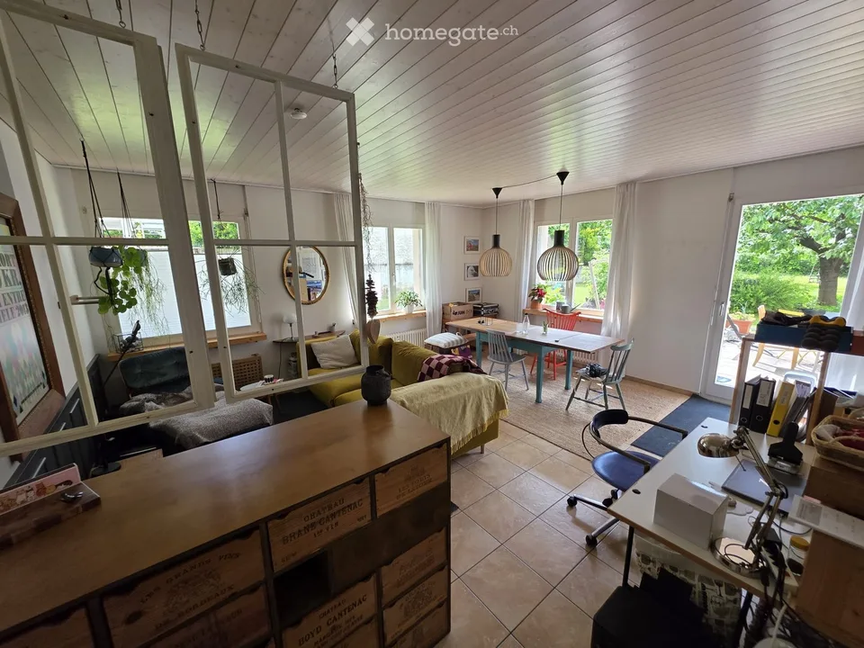 Charmante 3-Zimmer-Altbauwohnung mit Gartensitzplatz in Dornach
