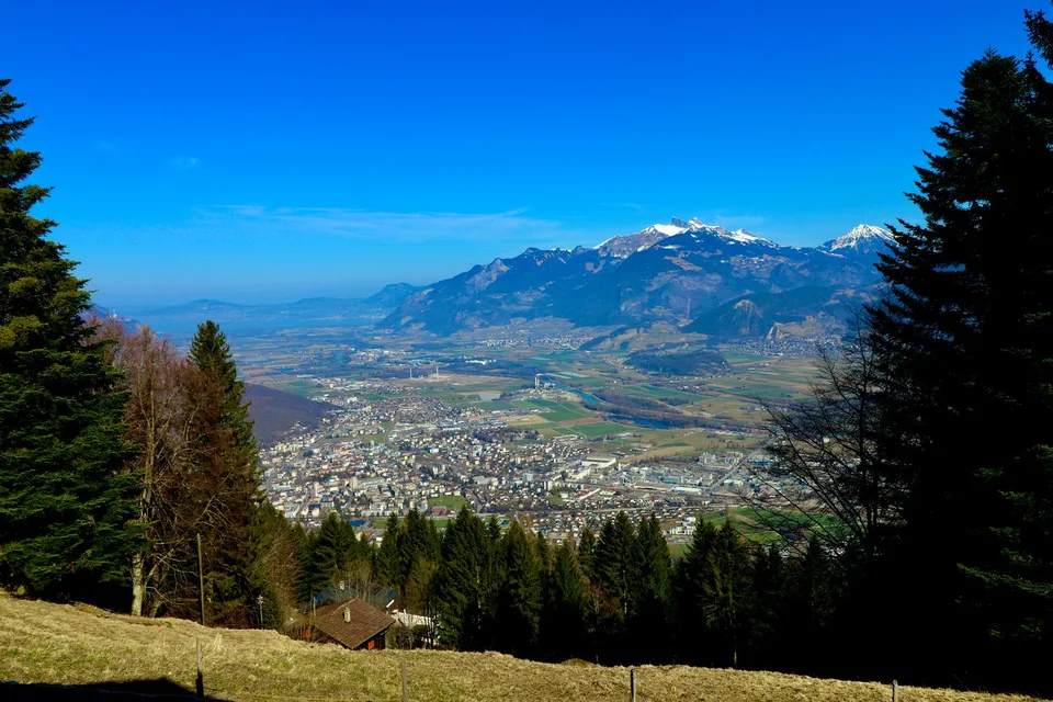 Les Giettes - Terrain constructible - Vue imprenable sur le lac Léman et la ville