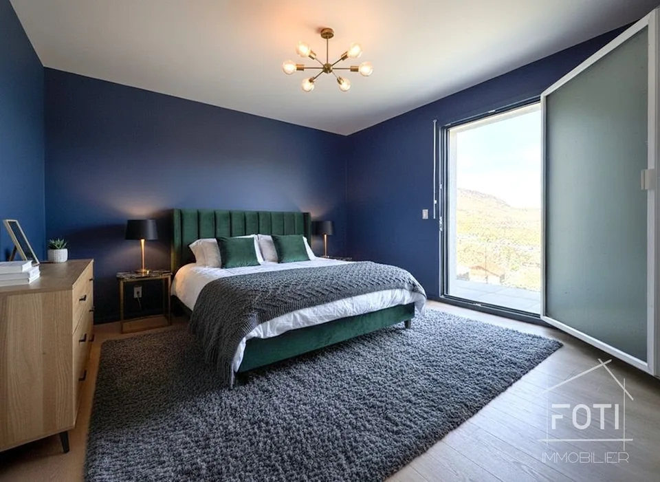 LOCATION-VERKAUF: Einzelvilla NEU mit 4,5 Zimmern und schönem Blick auf die Ebene.