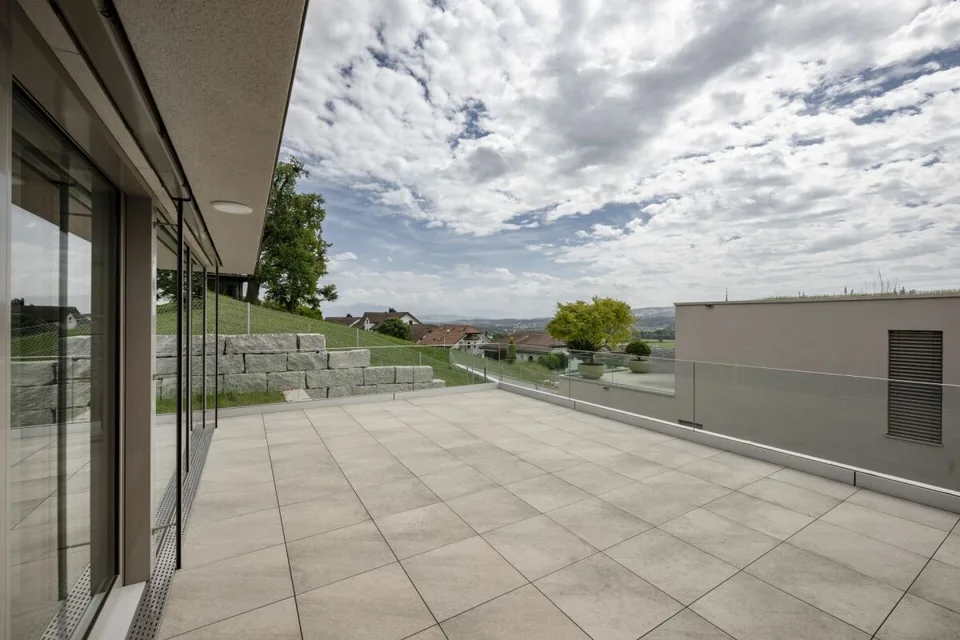 2-Etagen Terrassenhaus mit 2 Terrassen und 1 Sitzplatz