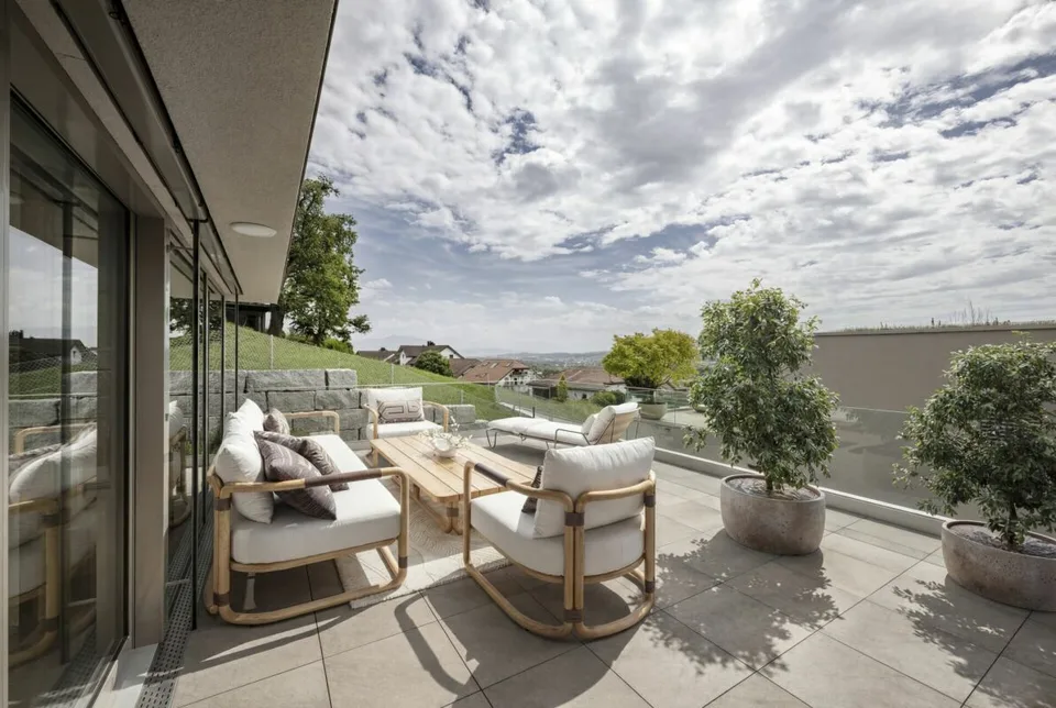 2-Etagen Terrassenhaus mit 2 Terrassen und 1 Sitzplatz