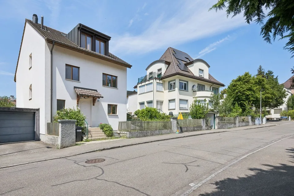 Gepflegtes 8.5-Zimmer-Einfamilienhaus an ruhiger Lage