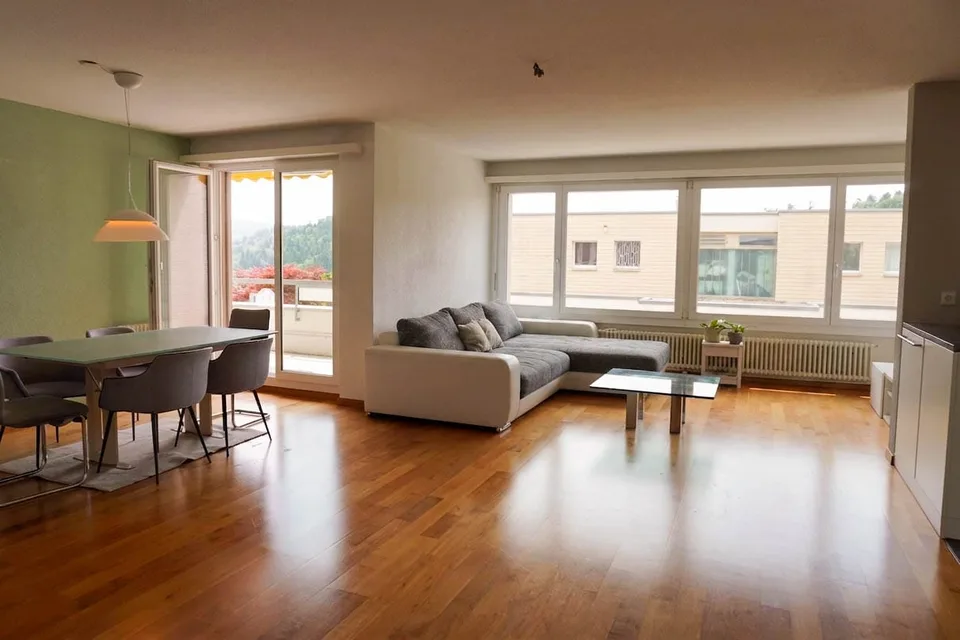 Large 5½-room apartment with 78 m² terrace