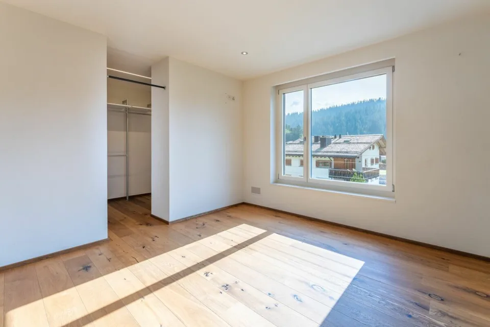 Maison à deux familles attrayante avec 5,5 pièces appartement principal et 2,5 pièces second appartement à vendre – photo 9 sur 22