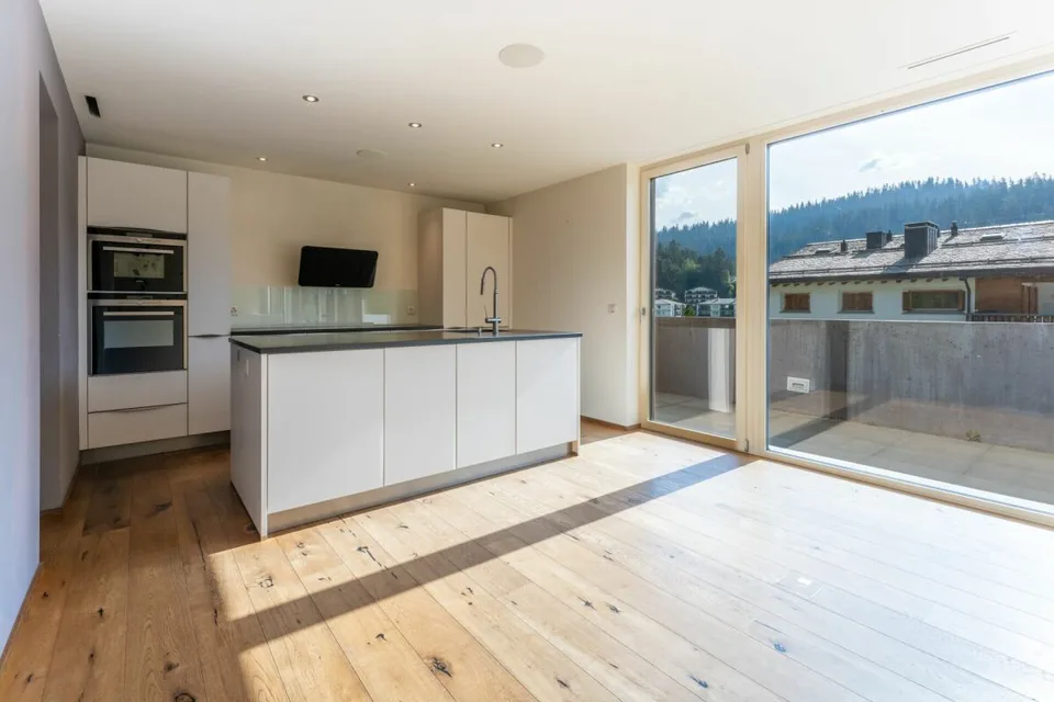 Maison à deux familles attrayante avec 5,5 pièces appartement principal et 2,5 pièces second appartement à vendre