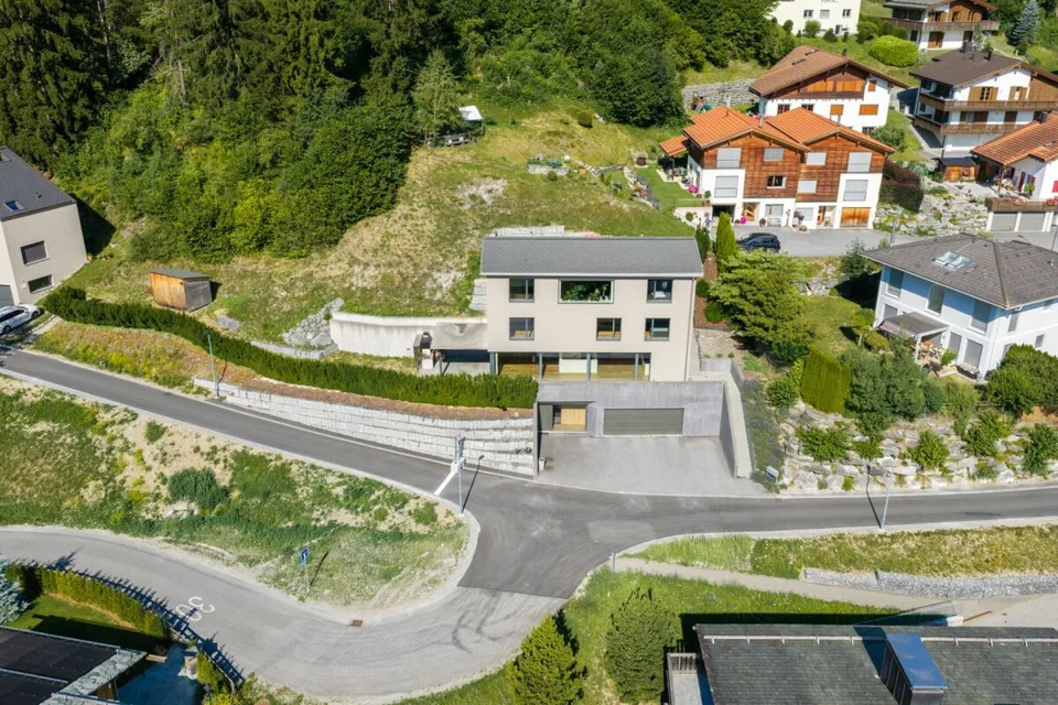 Maison à deux familles attrayante avec 5,5 pièces appartement principal et 2,5 pièces second appartement à vendre – photo 19 sur 22