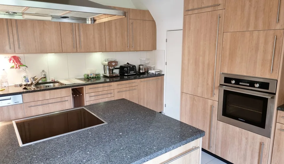 5.5-Zimmer-Dachmaisonettewohnung  in ehemaliger Bally-Villa