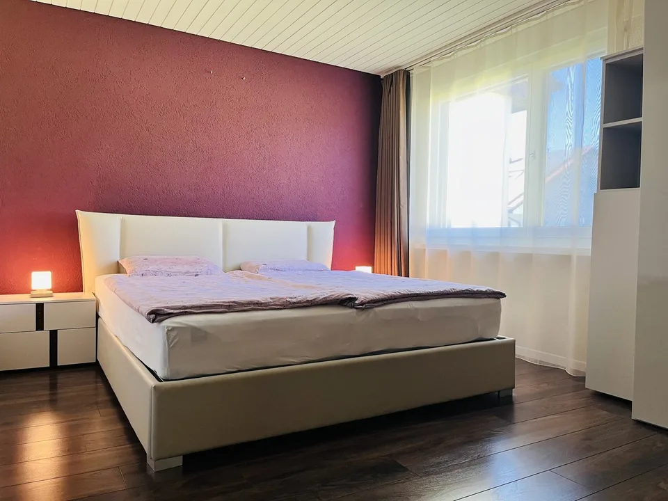 Hochwertig ausgebautes 5.5-Zimmer-EFH mit tiefen Nebenkosten