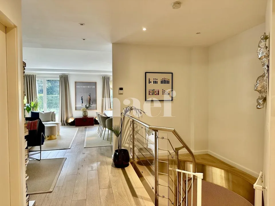 Beau duplex en souplex de 6 pièces avec terrasses et jardin privatif
