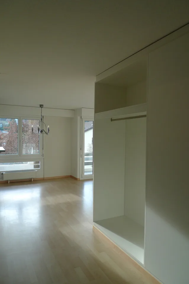 Appartement lumineux 4.5 pièces avec balcon et belle vue à Uetendorf