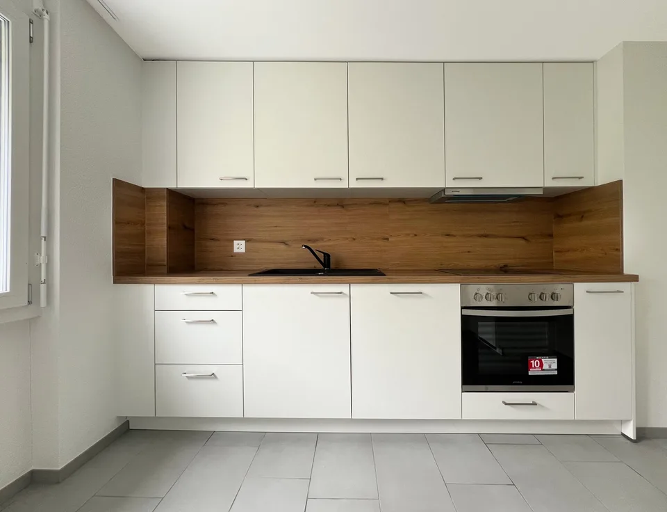 Frisch sanierte, moderne 3 Zimmer Wohnung mit Balkon – sofort verfügbar!