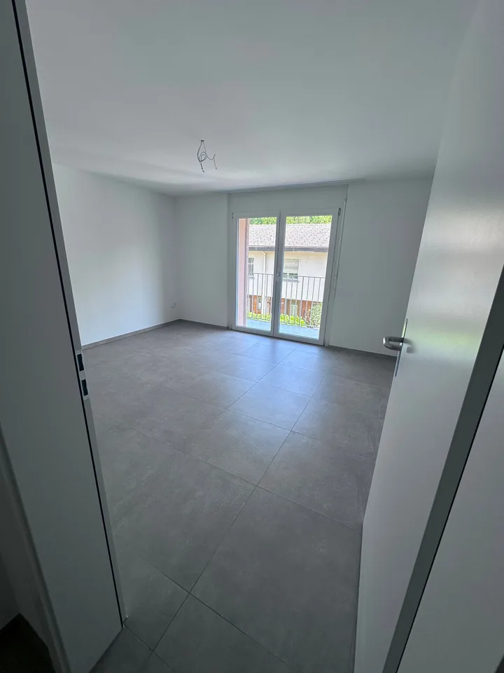 Frisch sanierte, moderne 3 Zimmer Wohnung mit Balkon – sofort verfügbar!