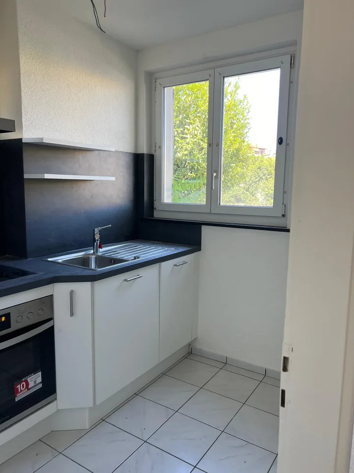 Appartamento luminoso 3.5 locali con balcone - cucina nuova