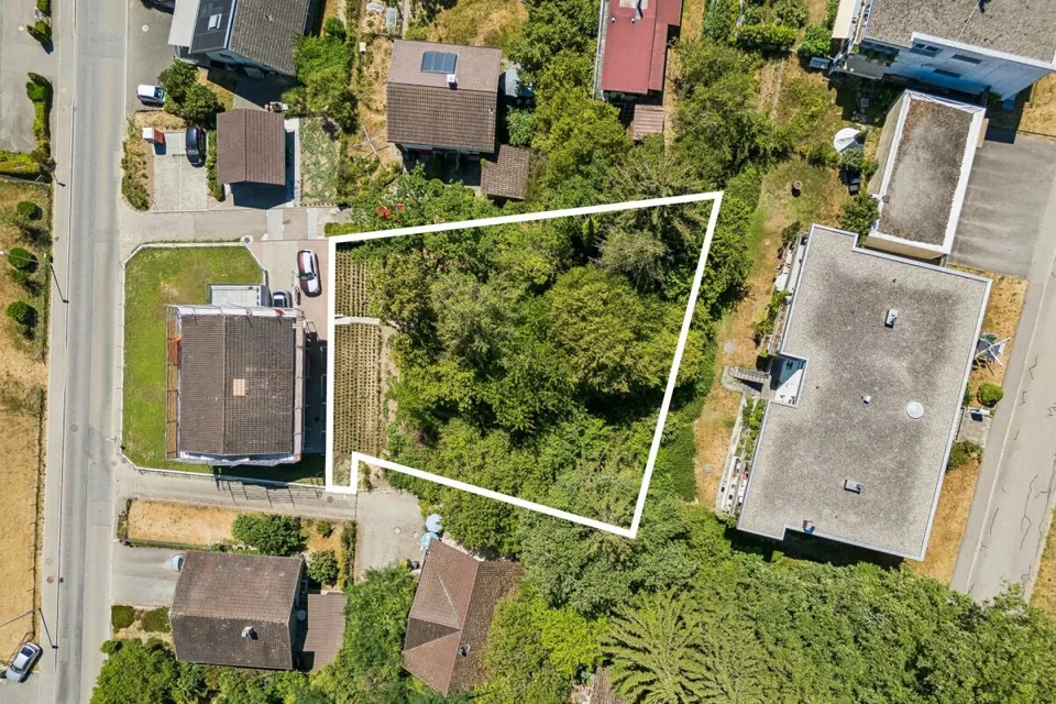Terreno edificabile con potenziale e possibilità di progettazione flessibili
