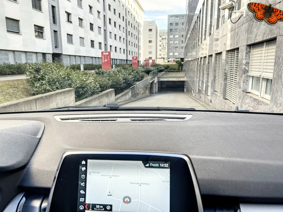 FRIBOURG - Place de parc voiture intérieure
