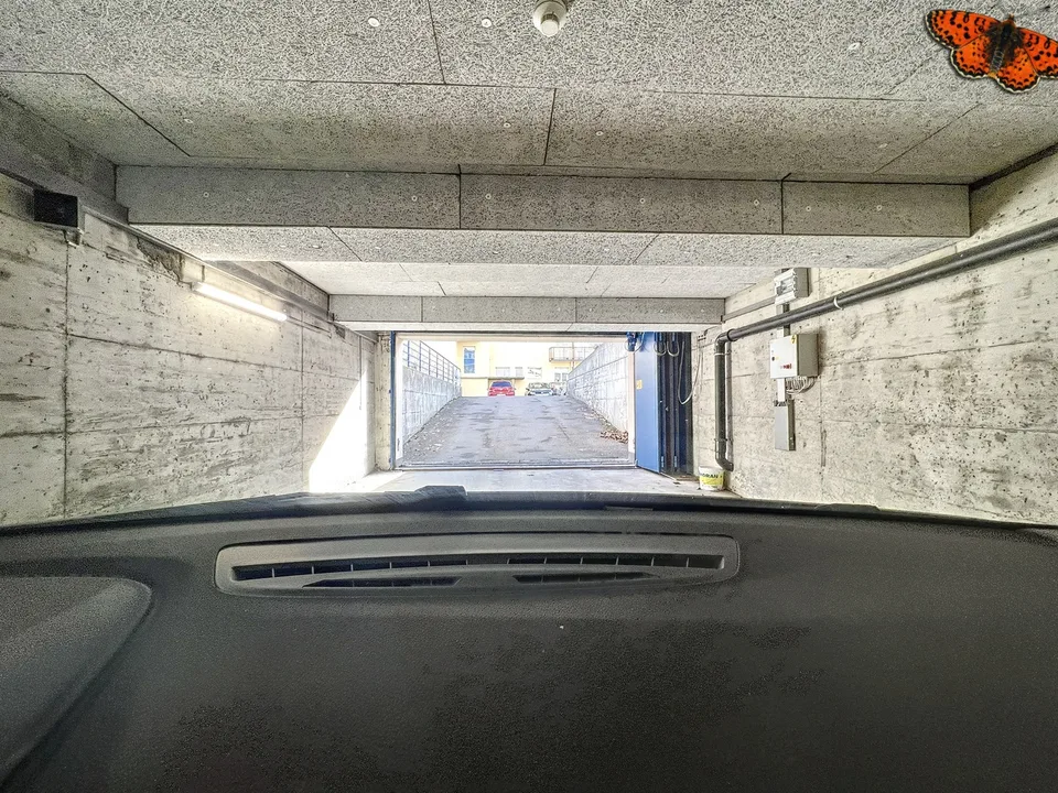 FRIBOURG - Place de parc voiture intérieure