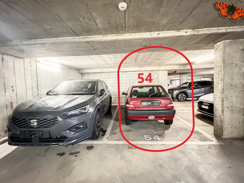FRIBOURG - Place de parc voiture intérieure