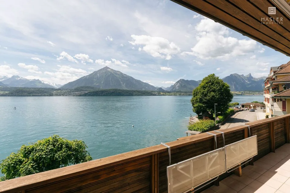 Appartamento vacanze di 3½ locali sulla riva del lago di Thun con area balneare