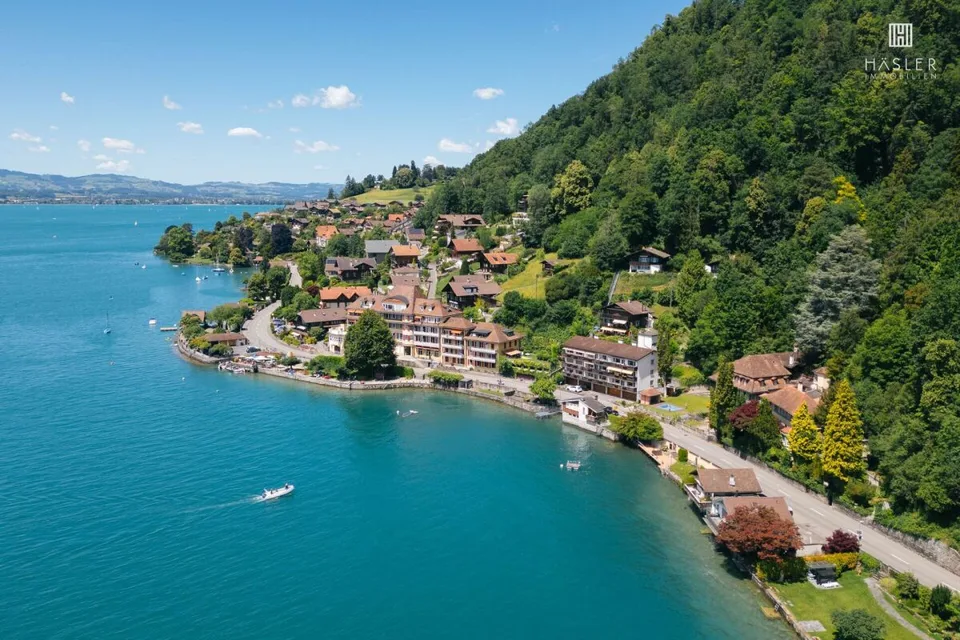Appartamento vacanze di 3½ locali sulla riva del lago di Thun con area balneare