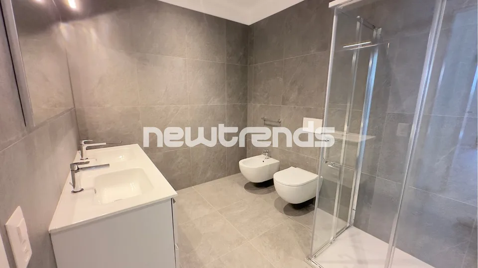 Très lumineux et jamais habité. Entrée indépendante et jardin privé. – photo 10 sur 13
