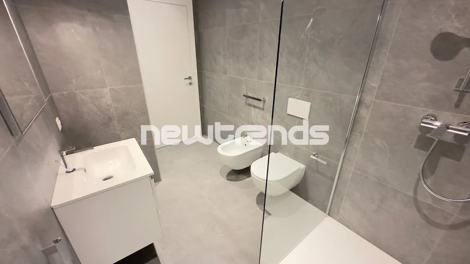 Très lumineux et jamais habité. Entrée indépendante et jardin privé. – photo 12 sur 13