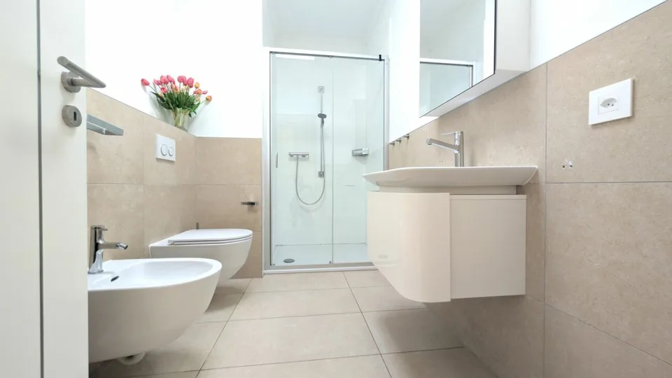 Prestigioso Attico mit geräumigen Räumen und drei Panoramabalkonen – Foto 16 von 19