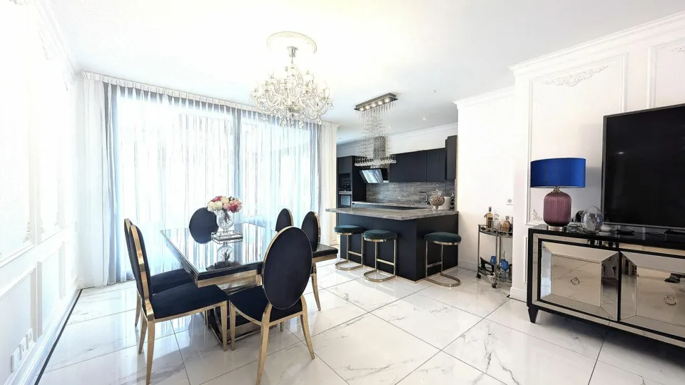 Prestigioso Attico mit geräumigen Räumen und drei Panoramabalkonen – Foto 6 von 19