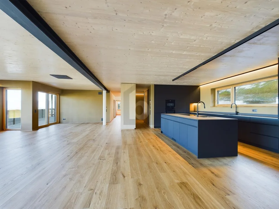 GEWALTIGES WOHNERLEBNIS AUF HÖCHSTEM NIVEAU