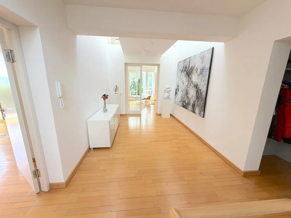 Villa d'architecte exclusive dans un emplacement panoramique sur Leuselhardt avec un terrain de rêve, garage et pompe à chaleur