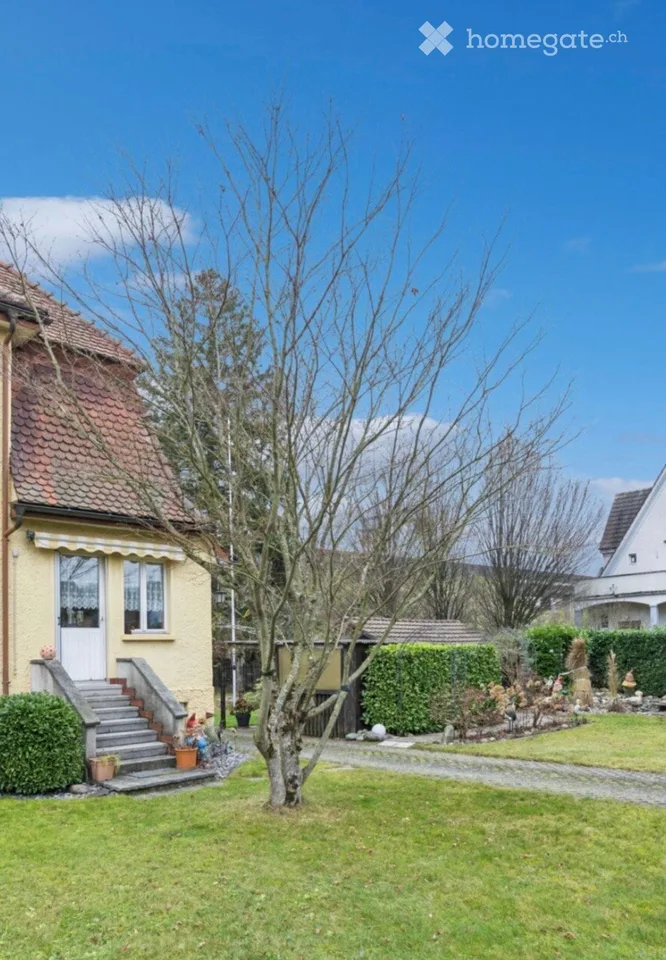 Charmantes 4.5-Zimmer-Doppelhaus mit grossem Garten an ruhiger Lage in Brugg