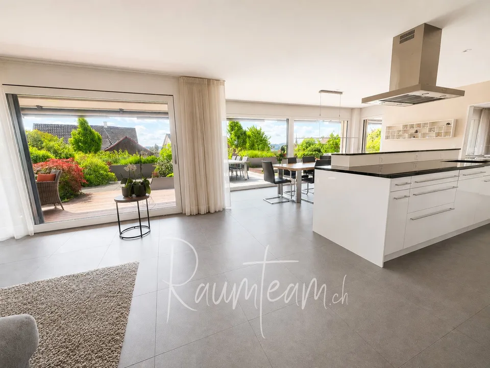Grosszügige, helle Terrassenwohnung mit Säntisblick