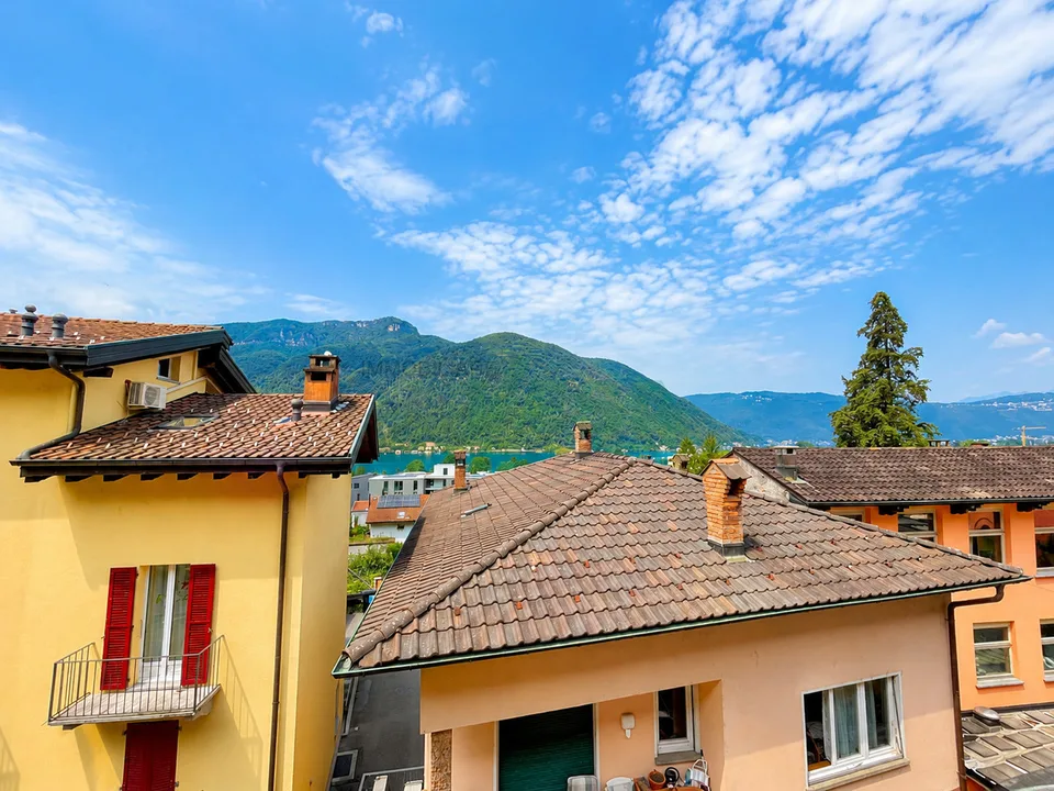 Affascinante casa tradizionale ticinese nel nucleo con vista lago