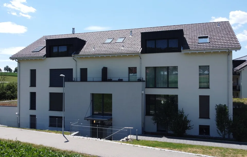 Moderne 4.5-Zimmer-Wohnung mit 2 Balkonen und schöner Aussicht in Affoltern am Albis