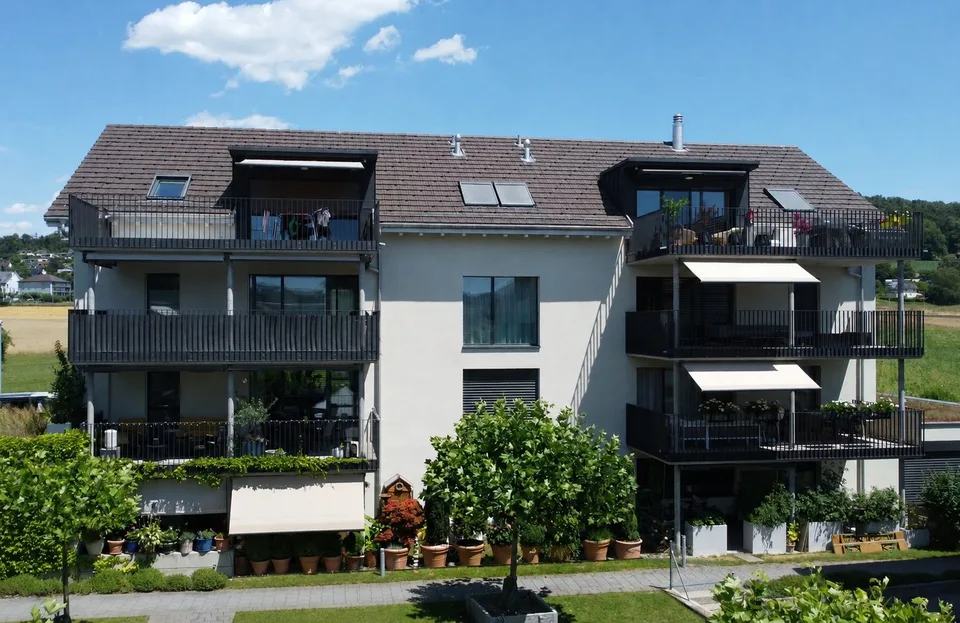 Moderne 4.5-Zimmer-Wohnung mit 2 Balkonen und schöner Aussicht in Affoltern am Albis