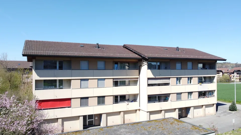 Exciting 3.5 room apartment with balcony and garage in Moosseedorf