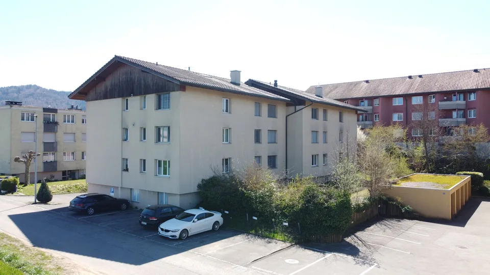 Exciting 3.5 room apartment with balcony and garage in Moosseedorf