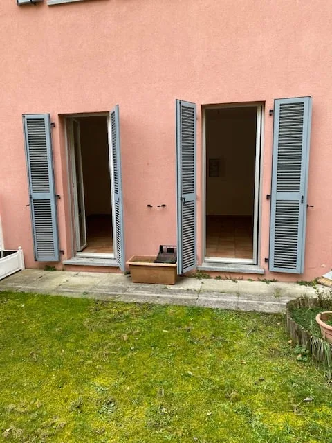 Appartamento in casa in stile classico nel paese di Arogno
