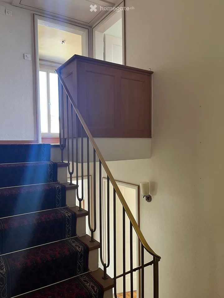 Affitto per un periodo limitato di 2 anni, casa bifamiliare di 4,5 locali in una zona tranquilla a Zürich-Höngg
