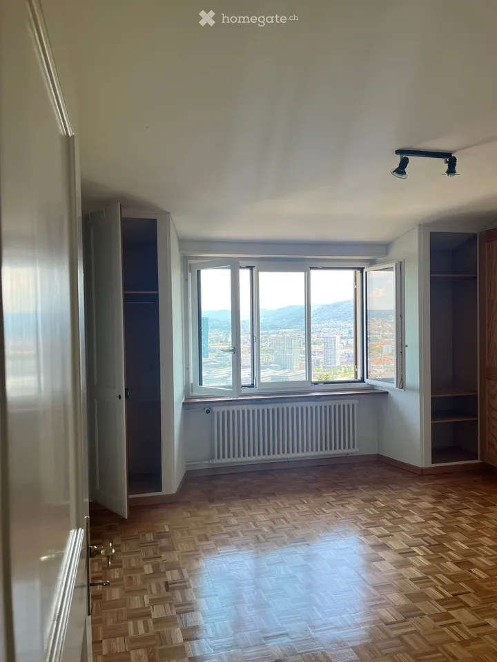 Affitto per un periodo limitato di 2 anni, casa bifamiliare di 4,5 locali in una zona tranquilla a Zürich-Höngg