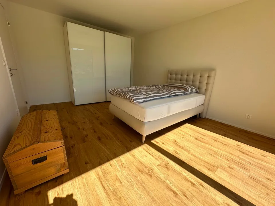 Appartamento moderno 2.5 locali a Gränichen – Nuovo edificio con vista e comfort