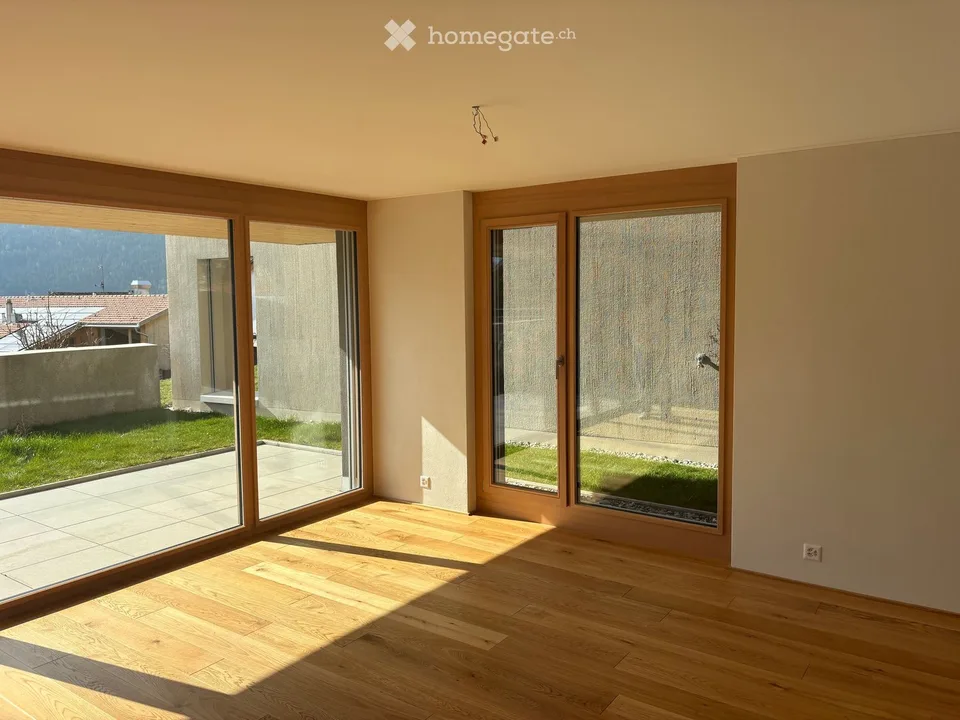 Ruhige, sonnige Wohnung mit Sitzplatz