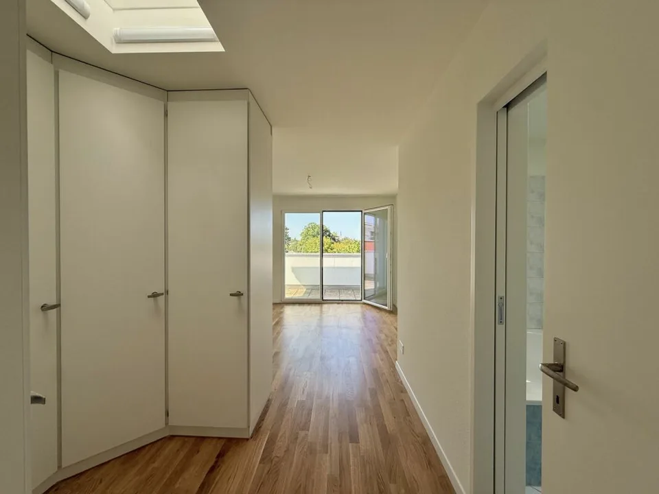 Riservato - Immediatamente disponibile - appartamento in mansarda luminoso ad Aesch BL – foto 7 di 16