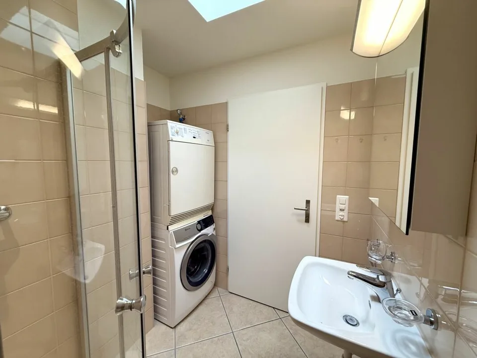 Riservato - Immediatamente disponibile - appartamento in mansarda luminoso ad Aesch BL – foto 10 di 16