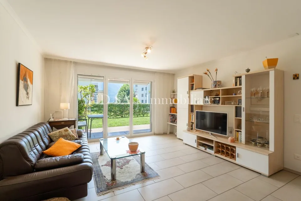 MINUSIO - Appartement avec jardin en position centrale