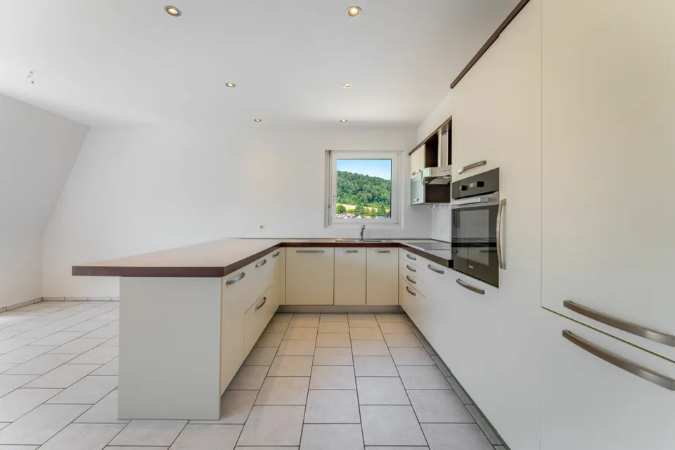 Zunzgen | 250m bis nach Sissach - Grosse Familienwohnung, 5.5 Zimmer auf 135m²