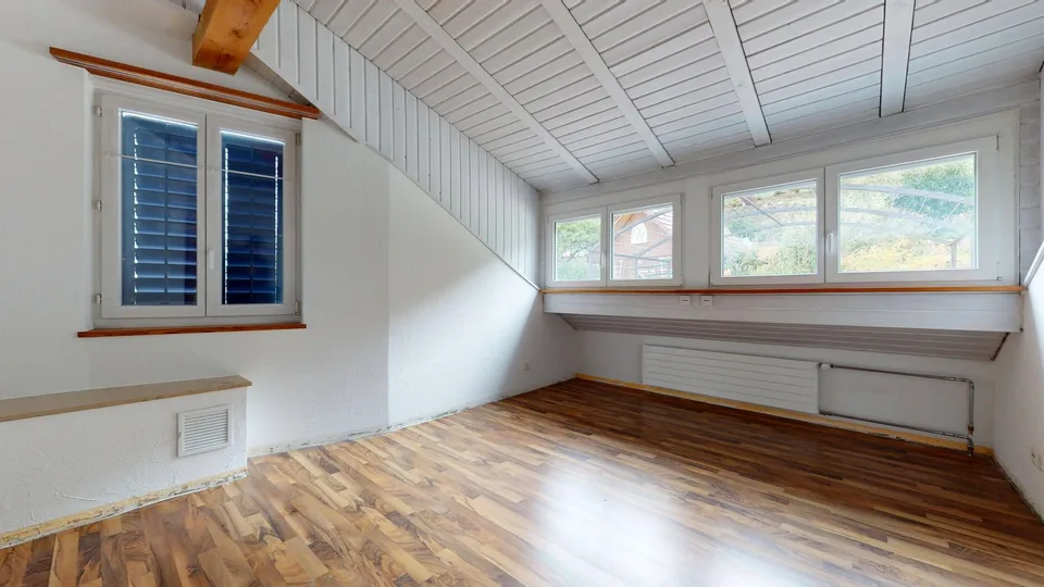 Charmanter 4.5-Zimmer-Hausteil mit Terrasse, Garten und Kachelofen in Rekingen – Foto 4 von 20
