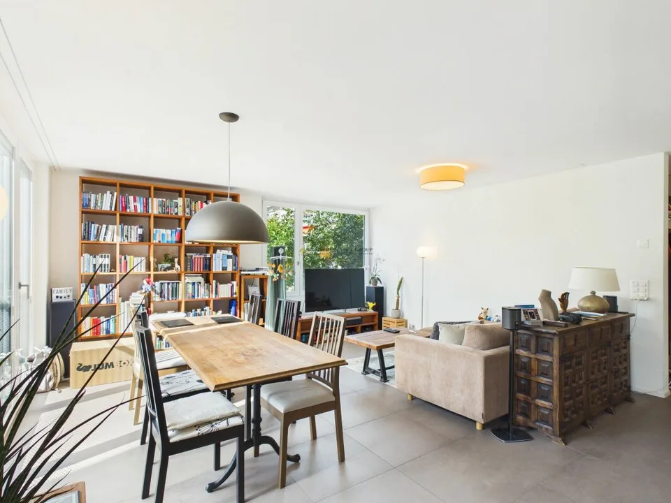 Appartement lumineux de 4,5 pièces avec grand balcon ensoleillé – photo 3 sur 30