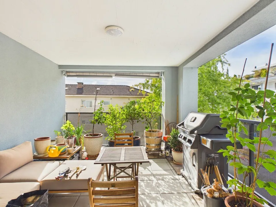 Appartement lumineux de 4,5 pièces avec grand balcon ensoleillé – photo 2 sur 30